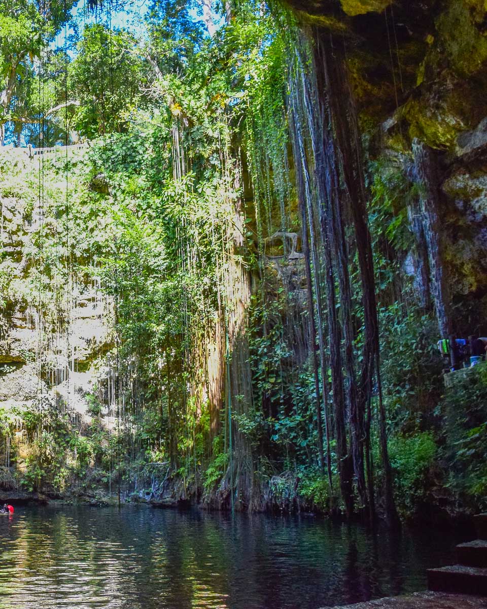 Ik-Il Cenote, Mexico