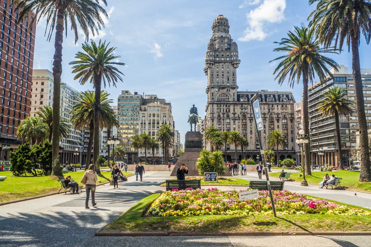 The main plaza in Montevideo, Argentina