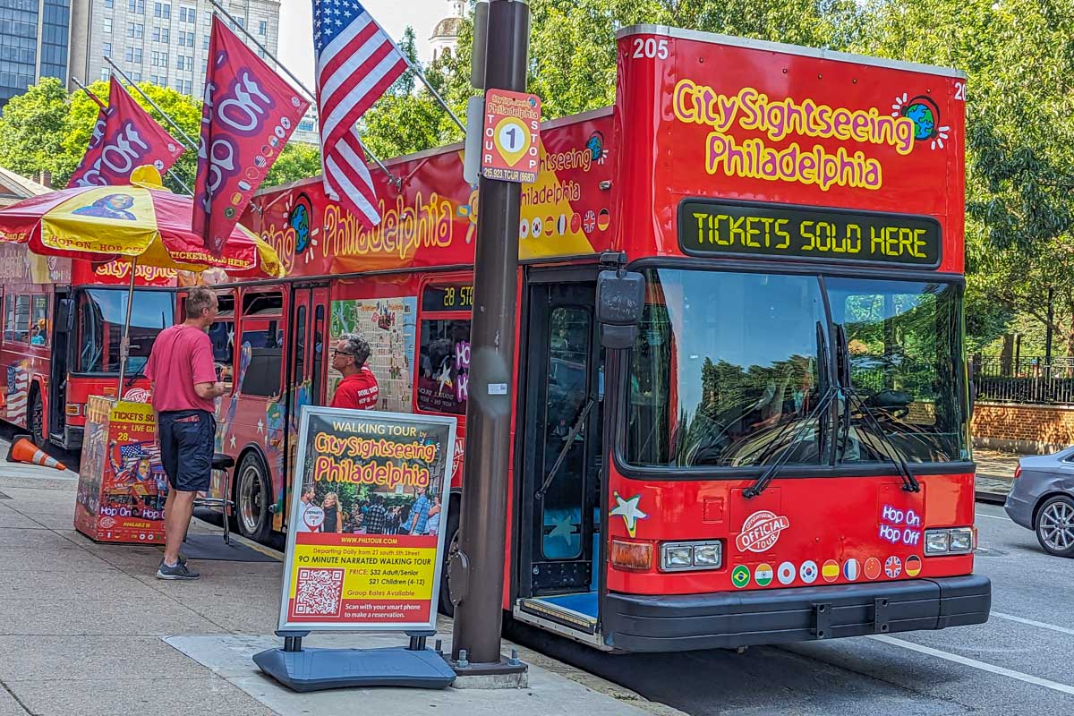 Hop on hop off bus in Philadelphia