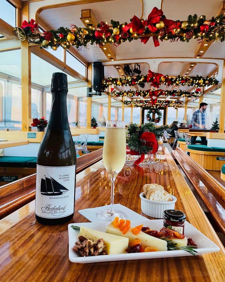 New York City Cocoa and Carols Holiday Cruise wine and food