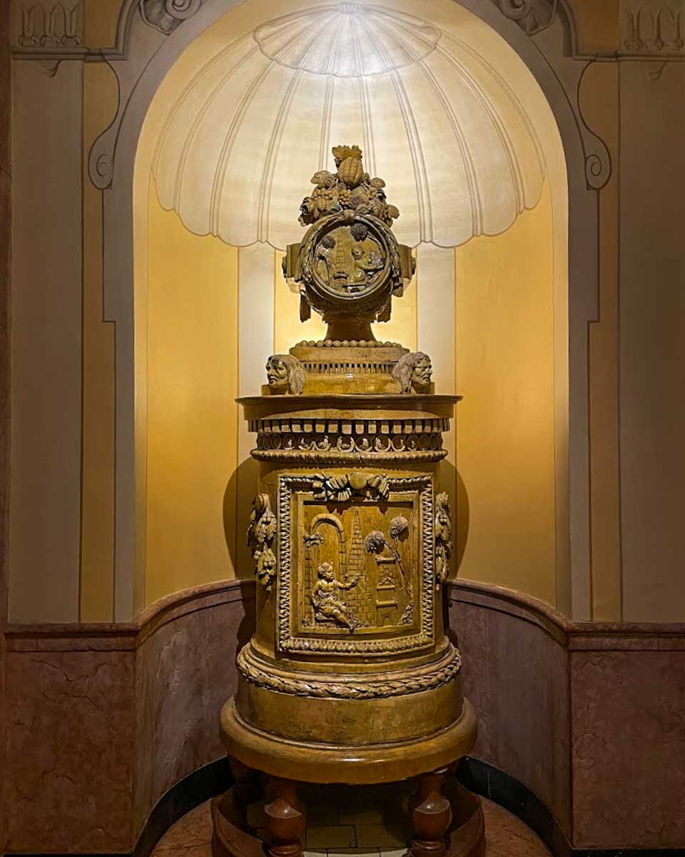 Dumbarton Oaks Museum inside display