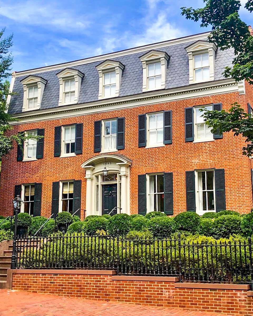 Dumbarton Oaks Museum outside
