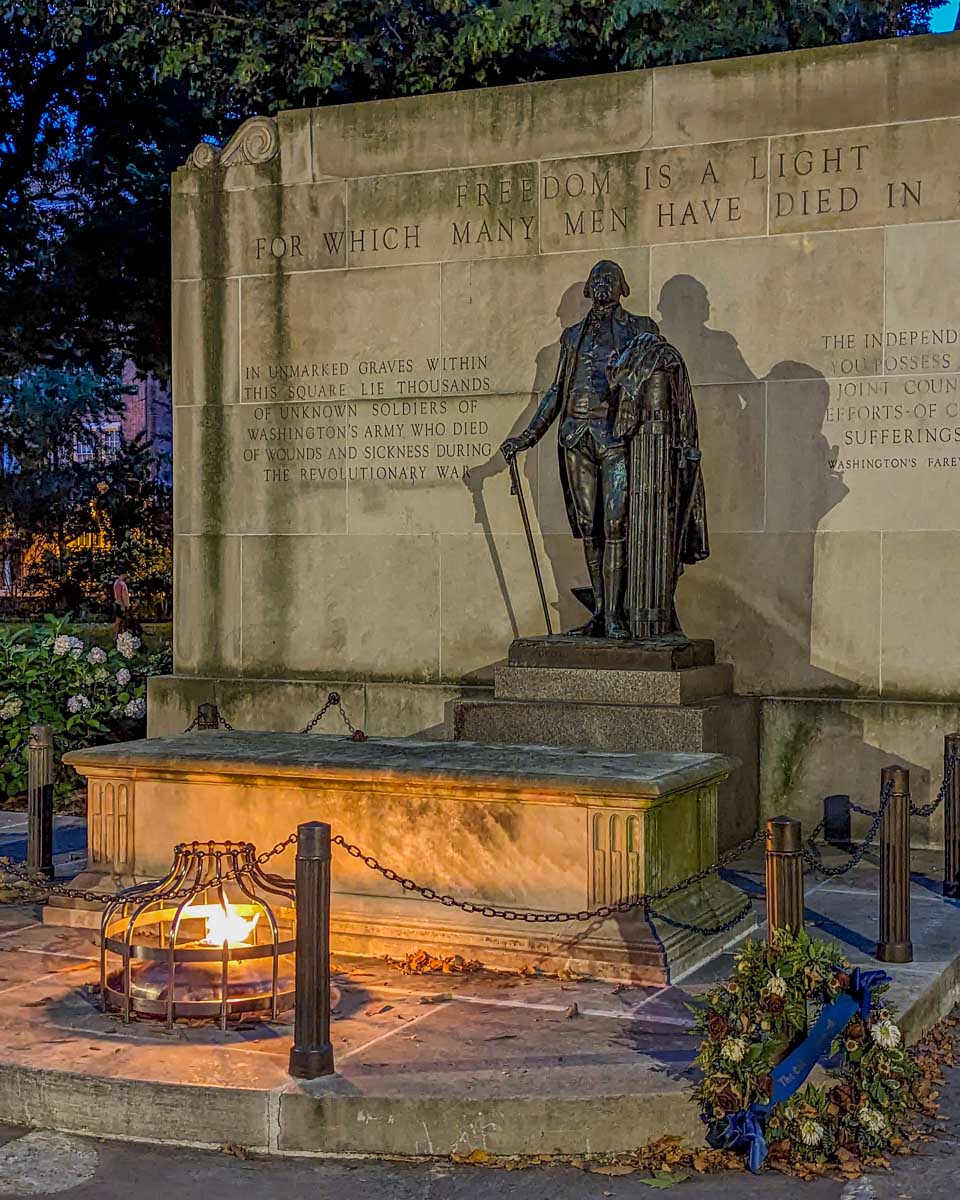 Statue of the unmarked graves in Philadelphia at night time