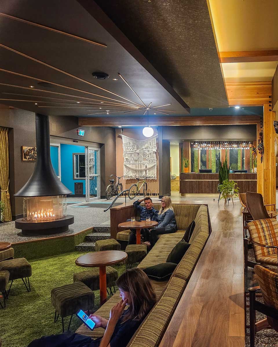 Cozy Zed Hotel lounge