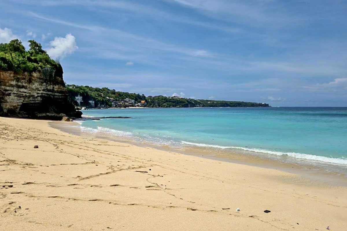 Dreamland Beach in Uluwatu, Bali