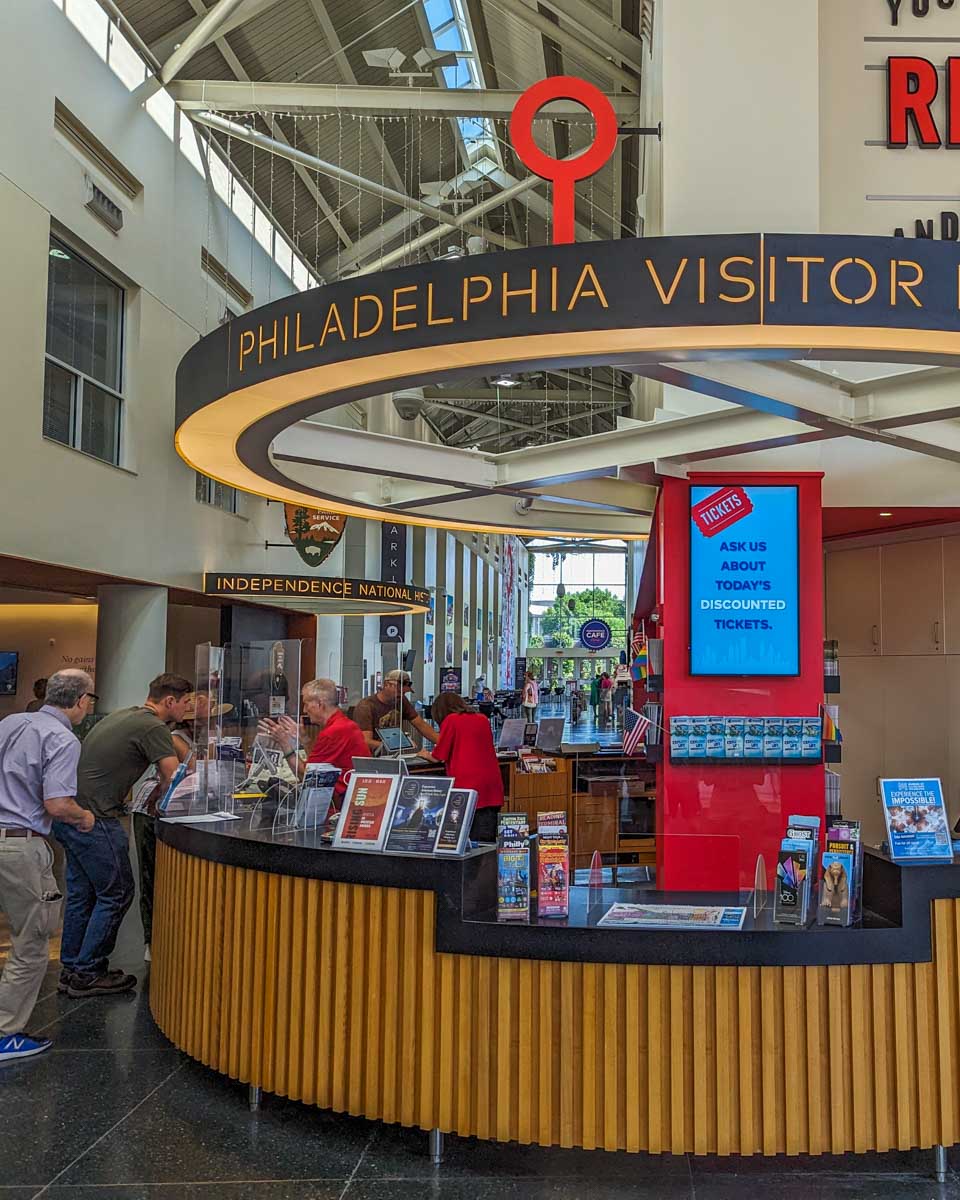 Front desk at the Philadelphia visitor center