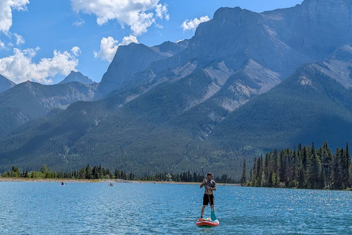 Bailey stand up paddleboards near Revelstoke in Canada (4)