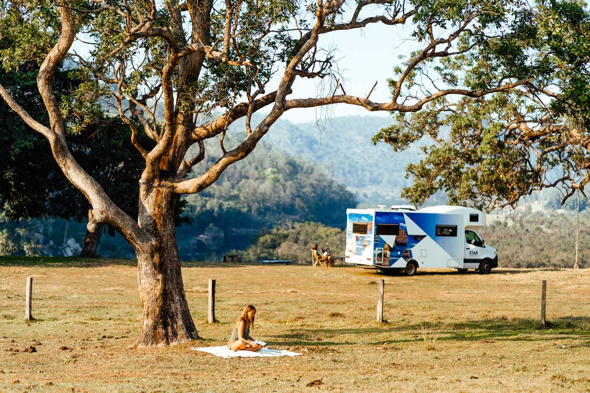 Peaople-with-a-Star-RV-in-Australia-2