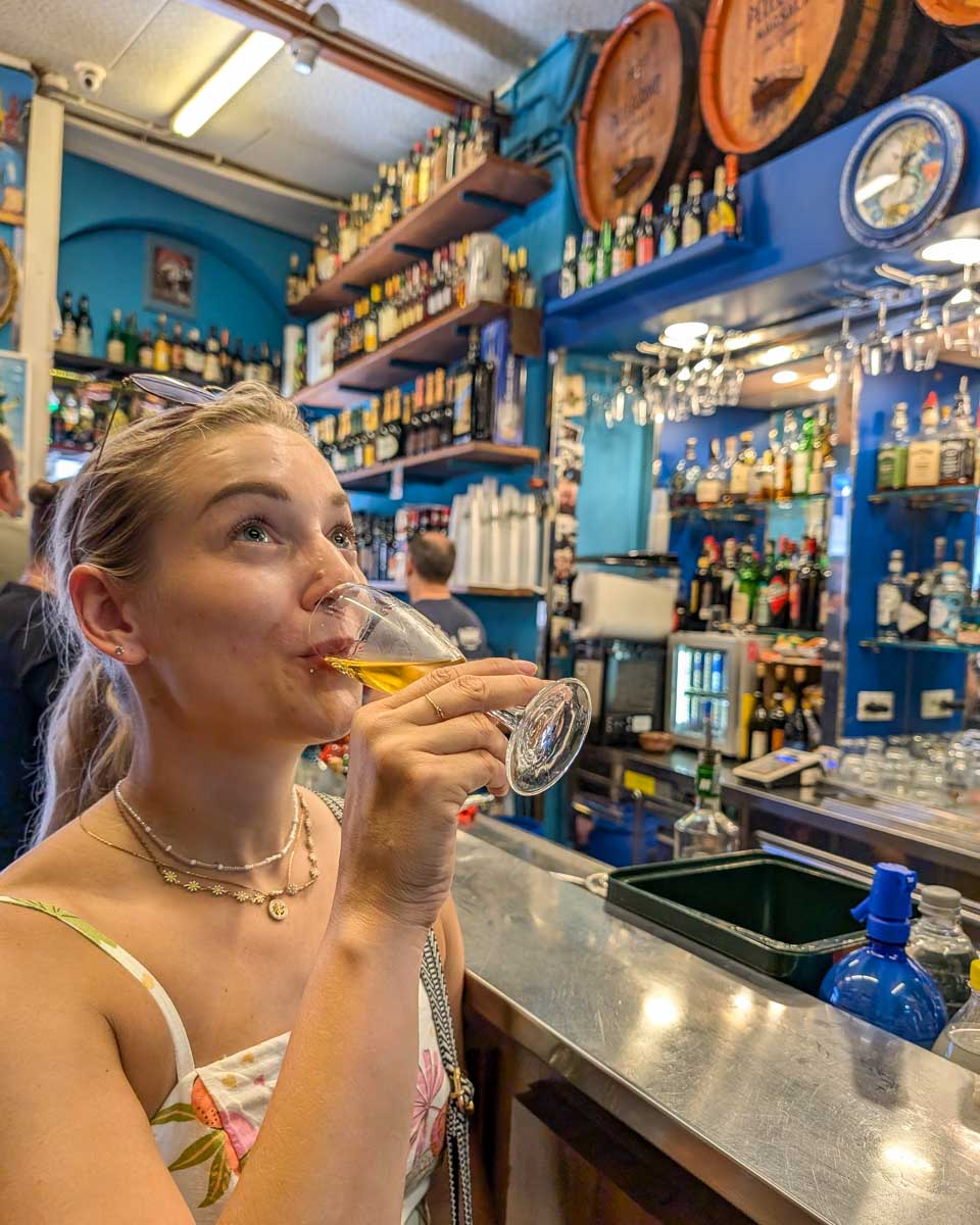 Bailey-drinks-wine-on-a-food-tour-in-Venice-Italy