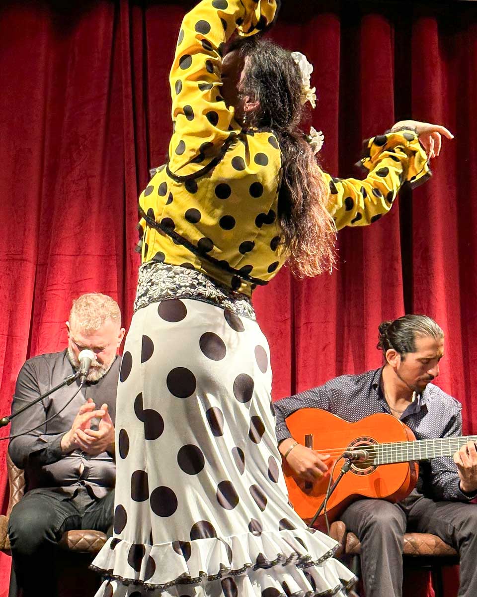 Flamenco Casa Sors a woman dancing flamenco in Barcelona Spain