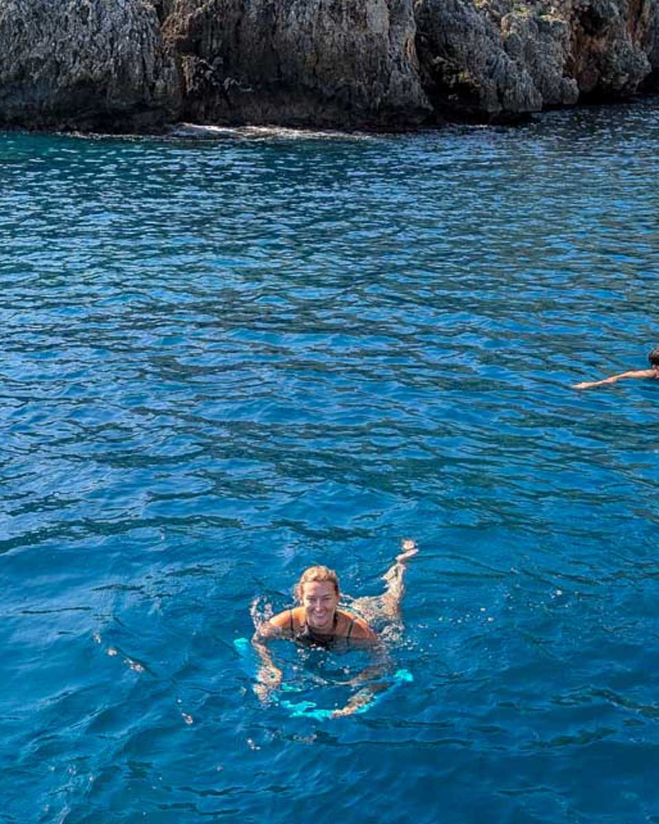 Bailey-swims-on-a-boat-tour-in-Saint John