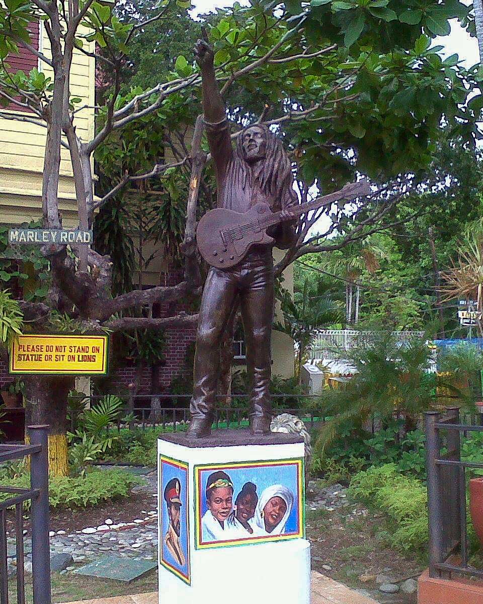 SNL-Jamaican-Tours-Limited-statue-of-bob-marley-at-nine-mile-on-a-tour-from-Ocho Rios-Jamaica