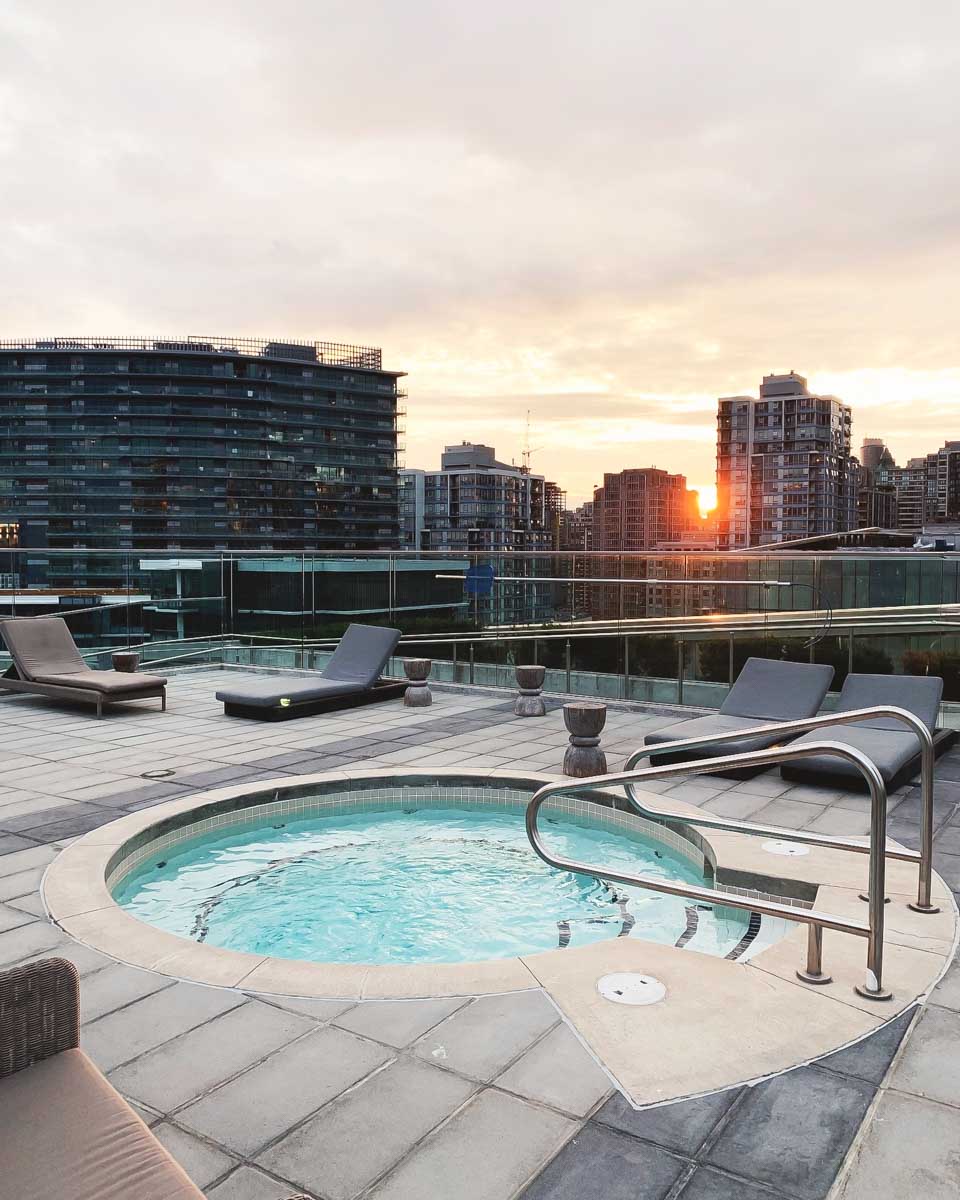 The rooftop hot tub at the JW Marriott Parq Hotel in Vancouver