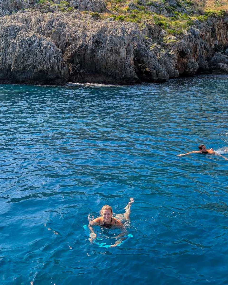 Bailey-swims-on-a-boat-tour-from Hvar Croatia