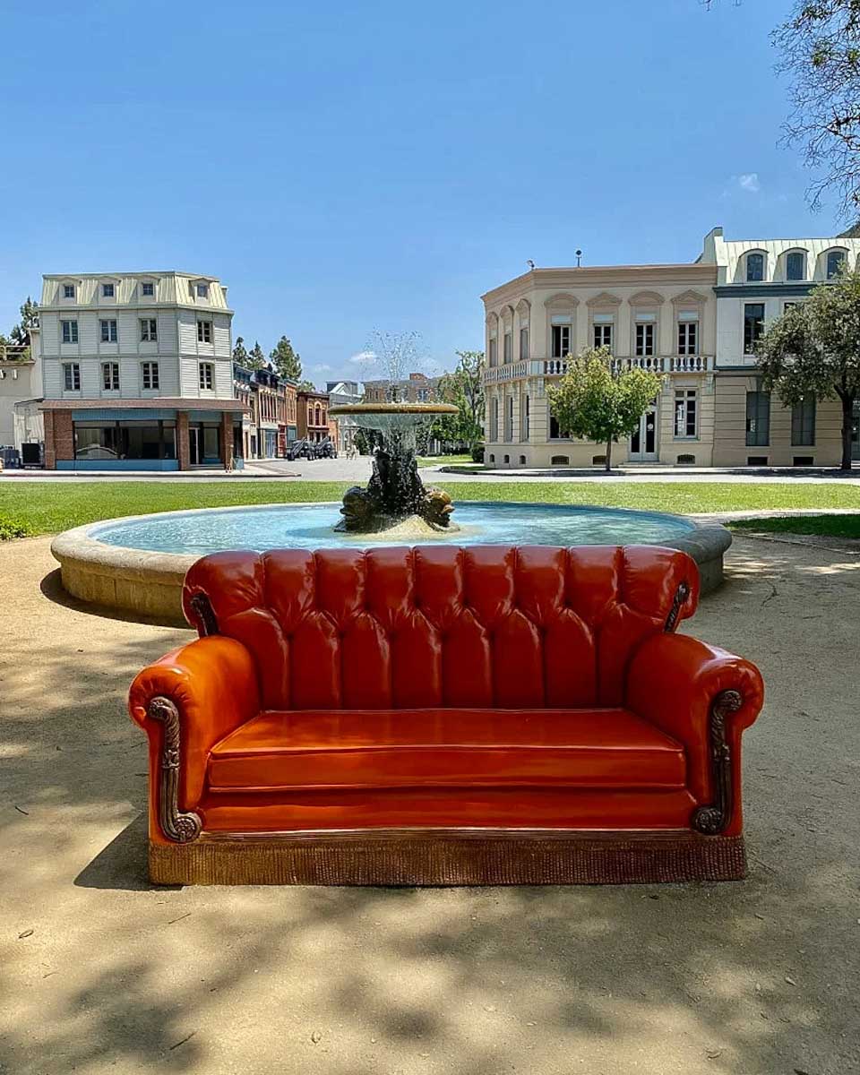 The Friends couch at Warner Bros. Studio in Los Angeles