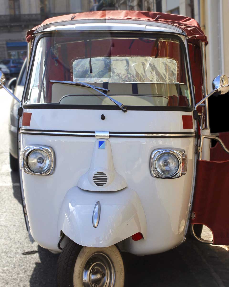 A-tuk-tuk-seen-on-a-tour-in-Zadar Croatia