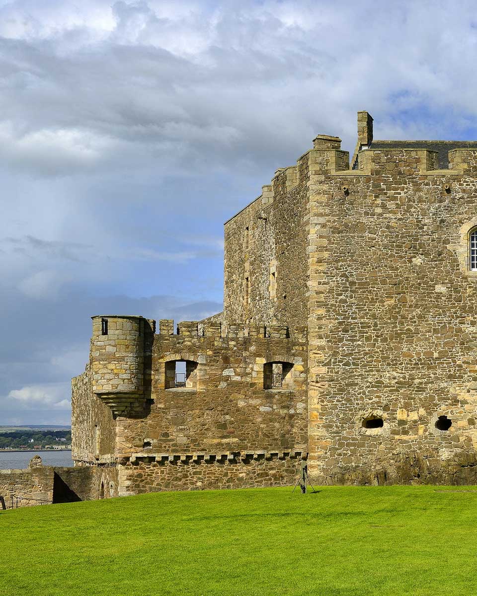 Blackness Castle seen on an Outlander tour from Glasgow Scotland
