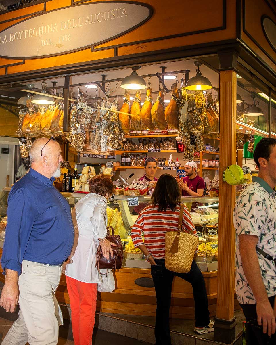 Mercato-di-SantAmbrogio-in-Florence-Italy