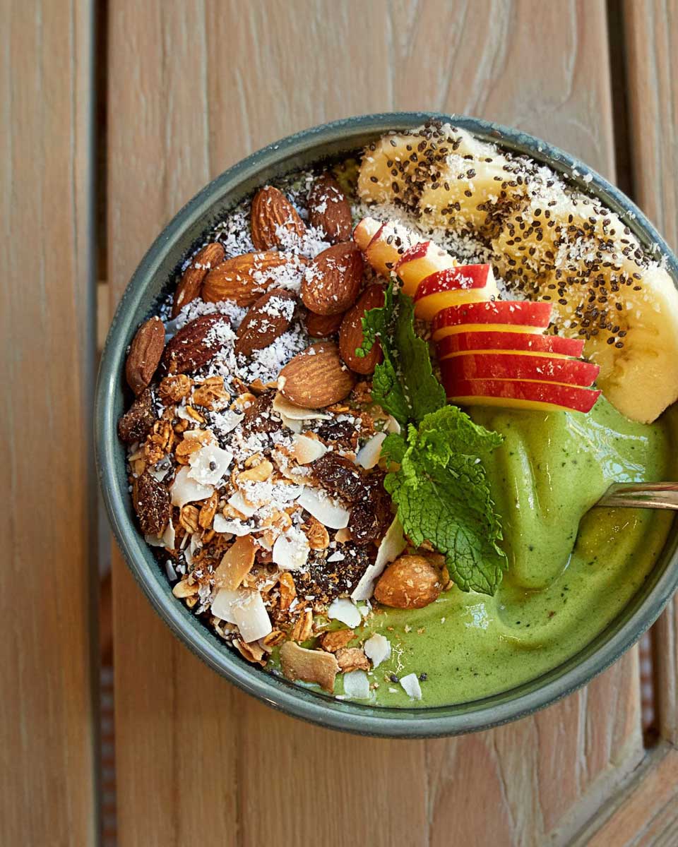 A breakfast smoothies bowl at the Shake Cafe Firenze