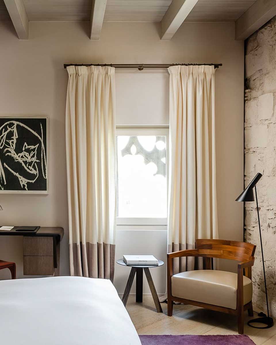 A hotel room at Mercer Hotel Barcelona