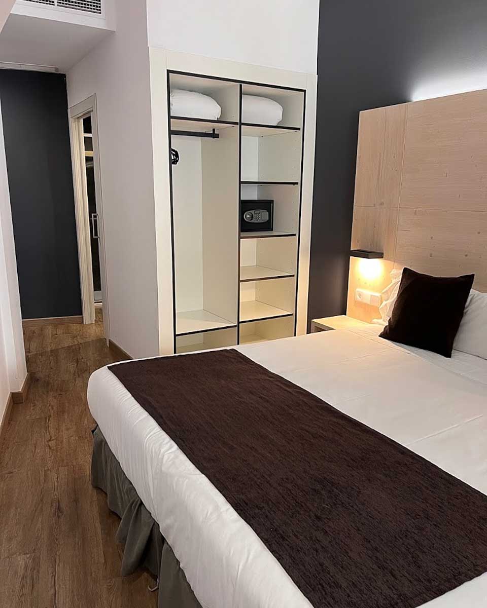 A hotel room at the Hotel Travessera in Barcelona