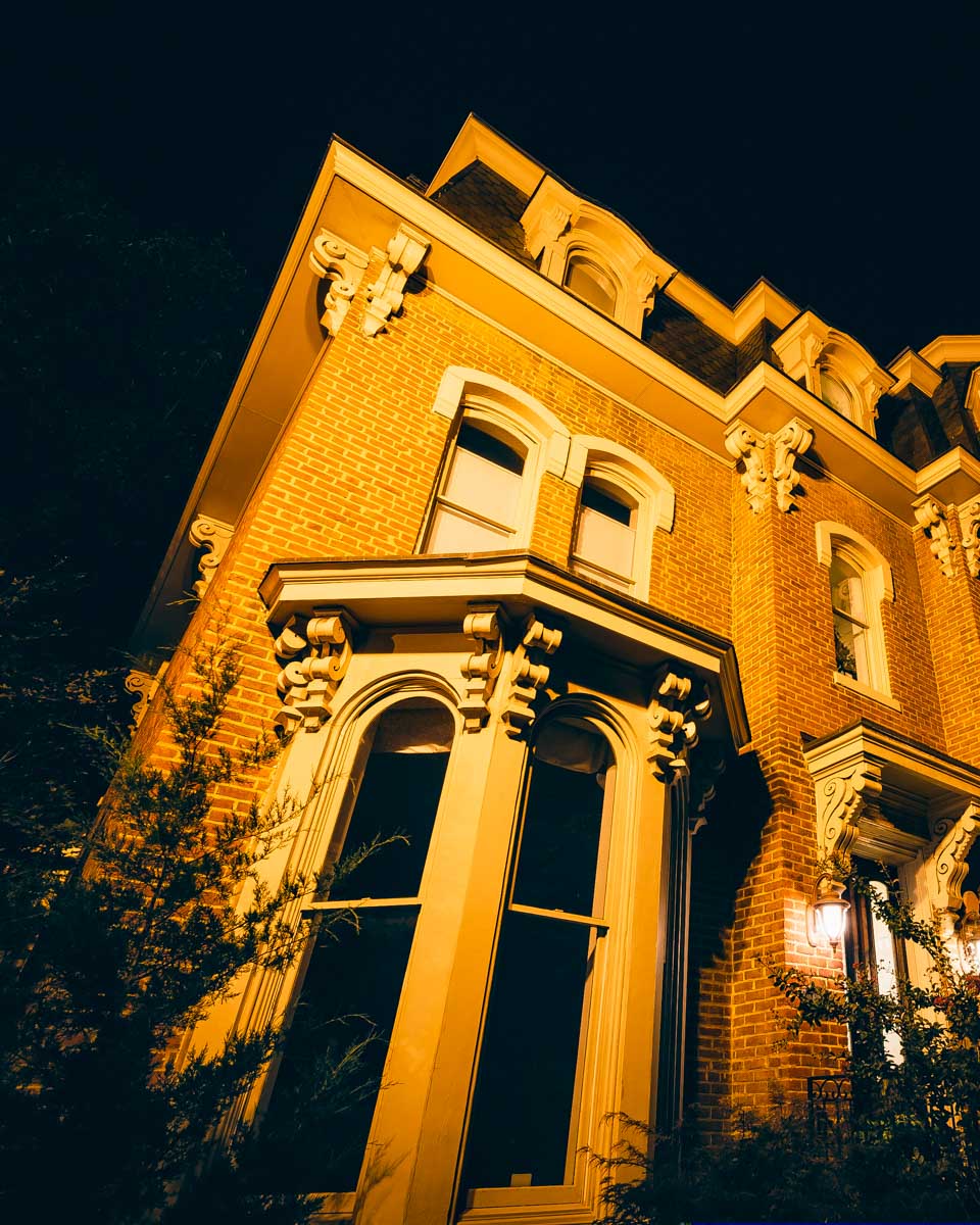 A mansion seen at night on a ghose tour in Minneapolis Minnesota