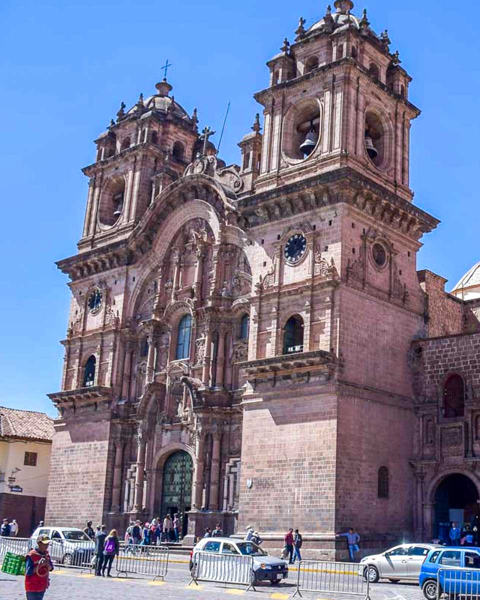 Cathedral-in-Plaza-del-Armas-Cusco-Peru