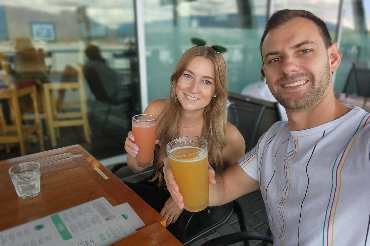 Daniel-and-Bailey-drink-craft-beer-at Independence Beer Garden in Philadelphia USA