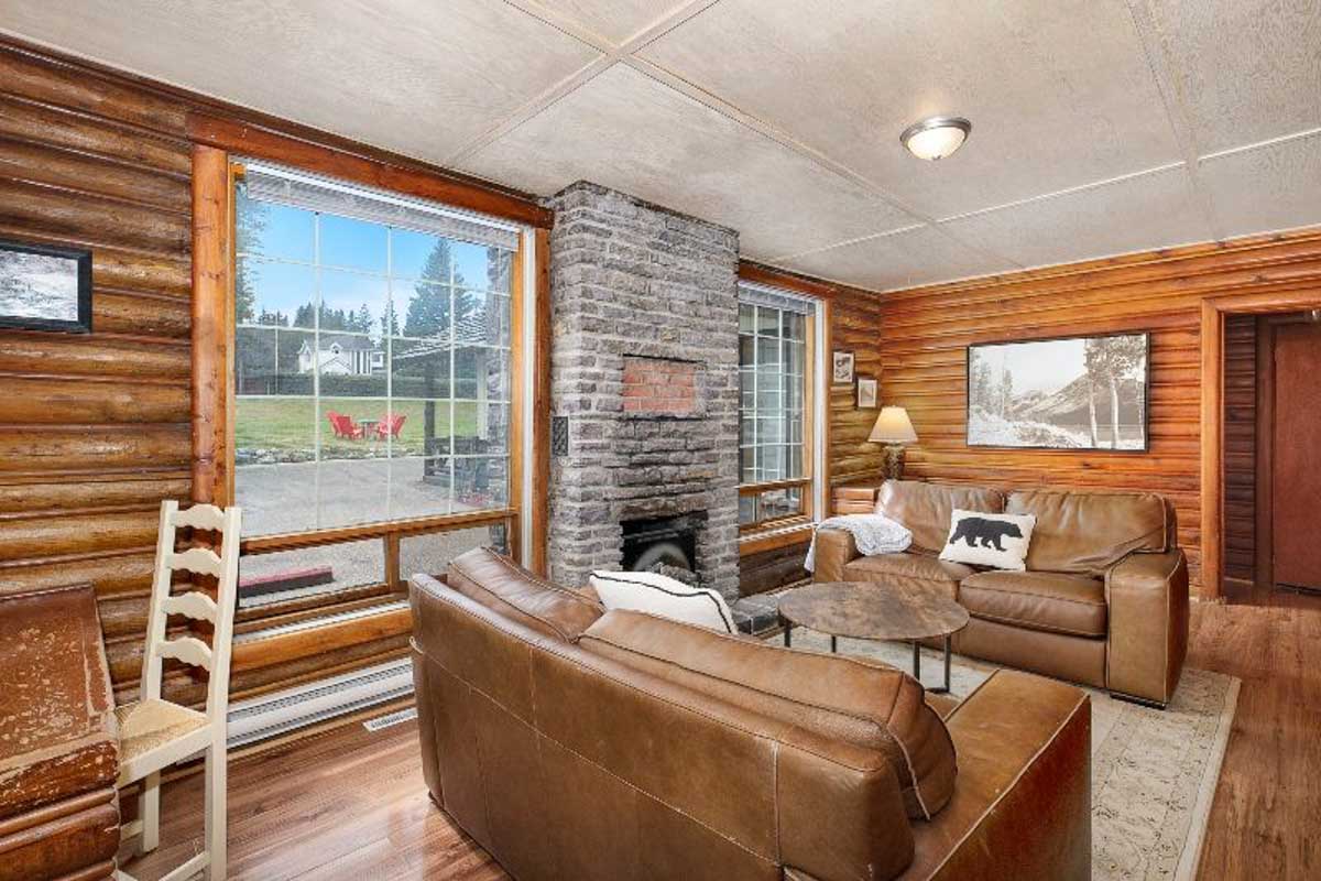 Elkhorn Lodge Vacation Rentals in Banff Alberta Canada
