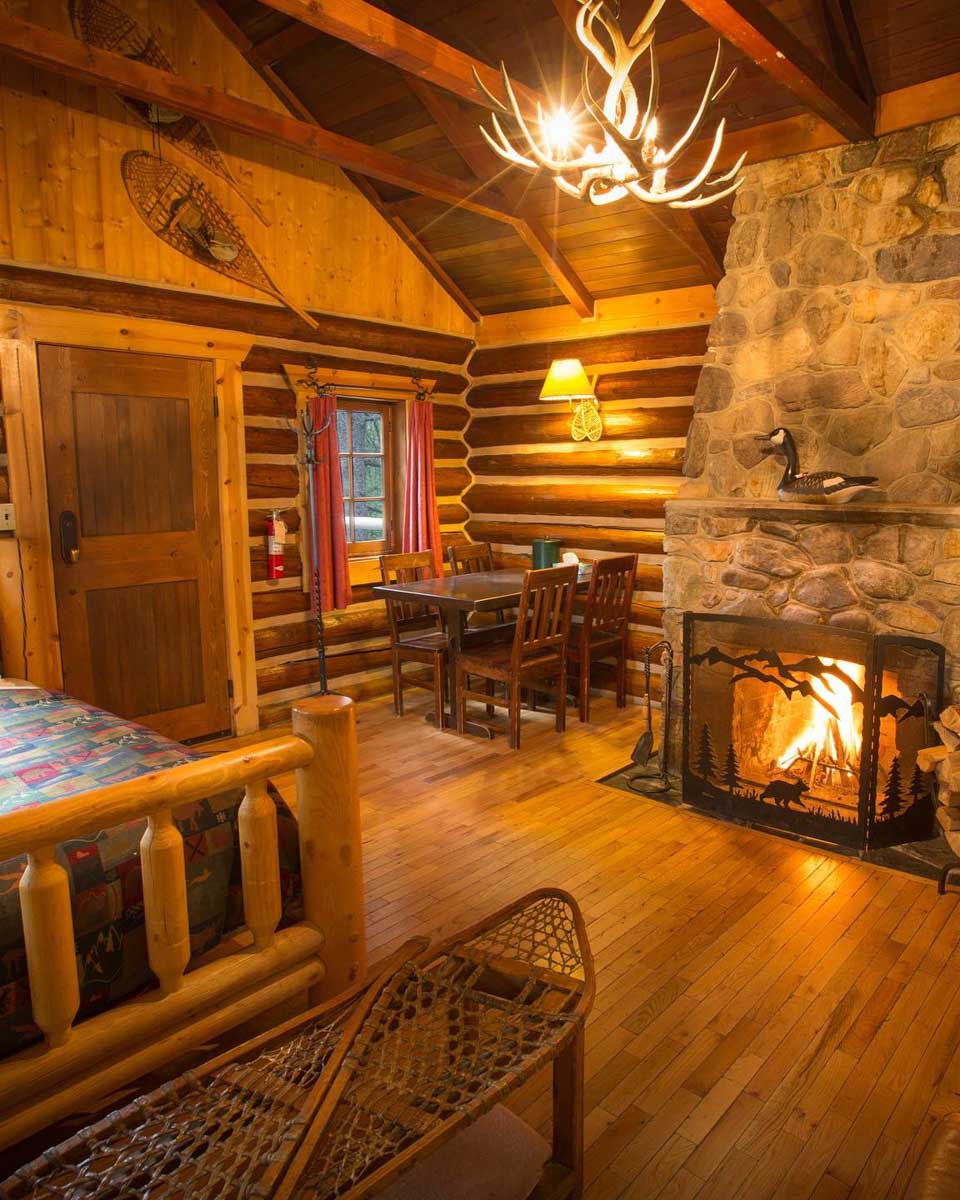 Storm Mountain Lodge & Cabins near Banff Canada (2)