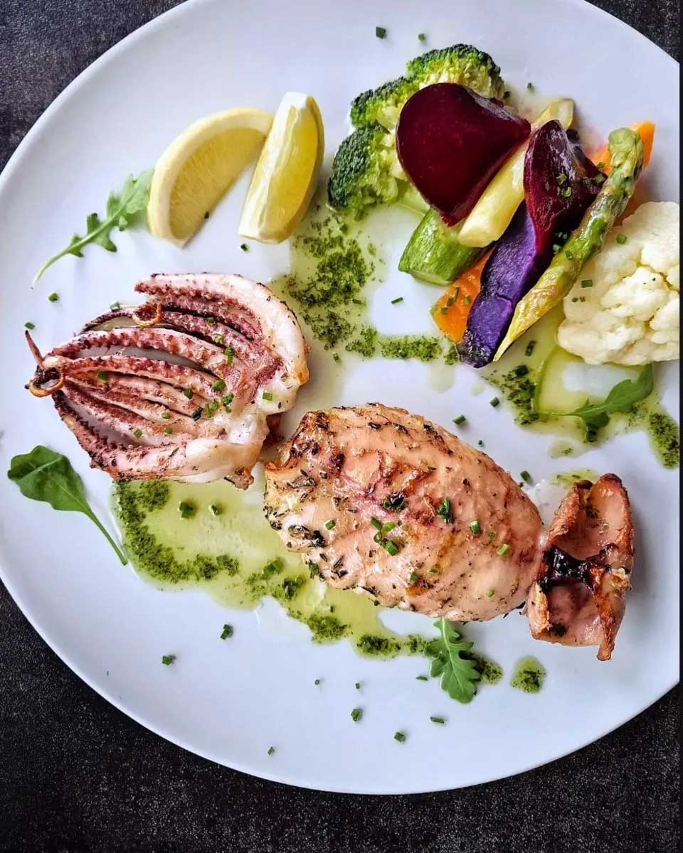 Thalami Restaurant in Santorini Greece 2