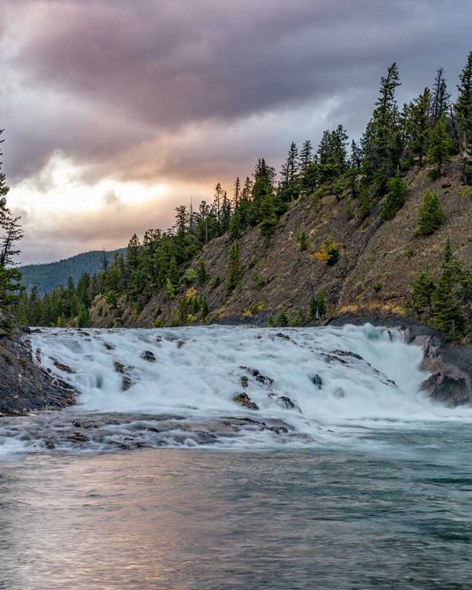 bow-falls-viewpoint-banff-Alberta Canada