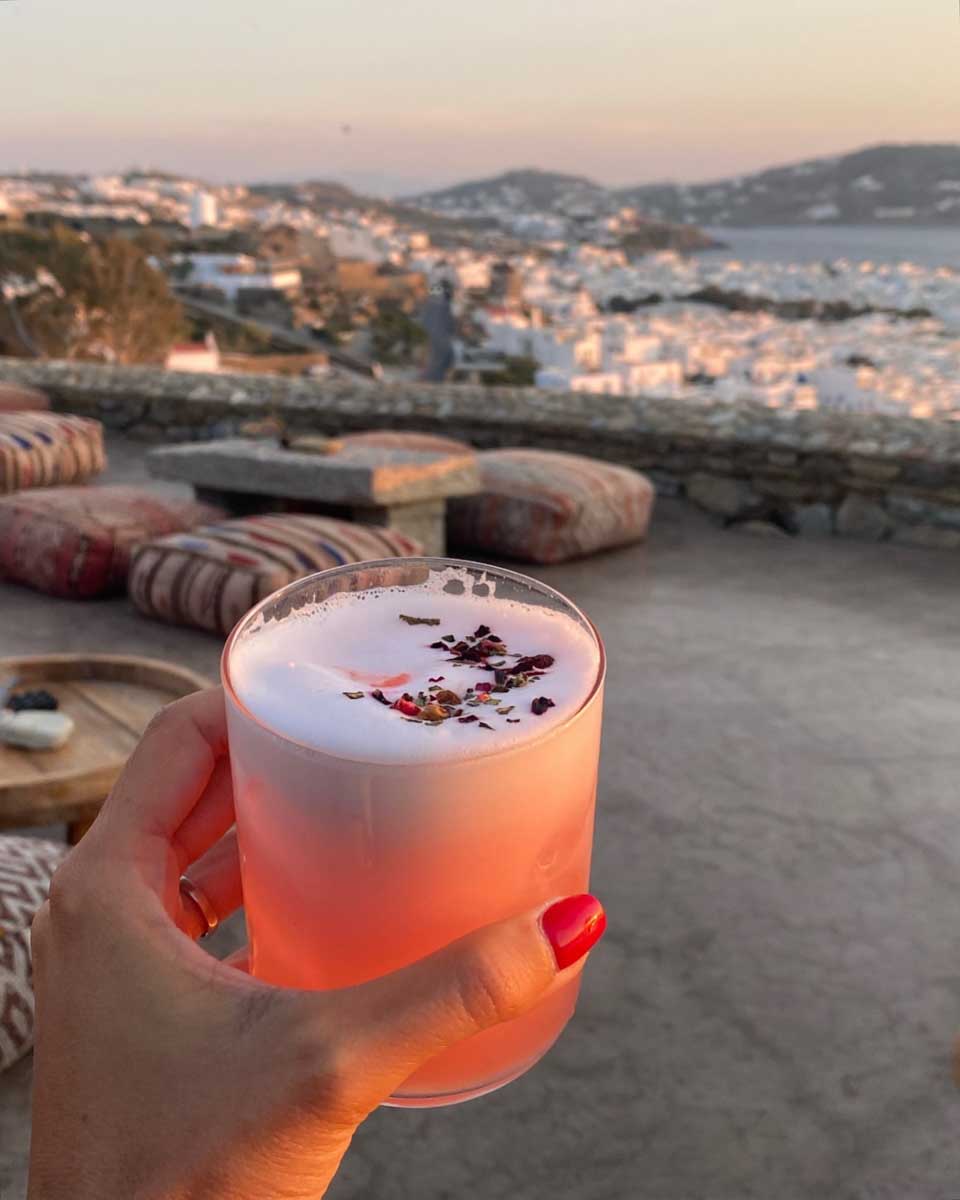180⁰ Sunset Bar in Mykonos Greece 1