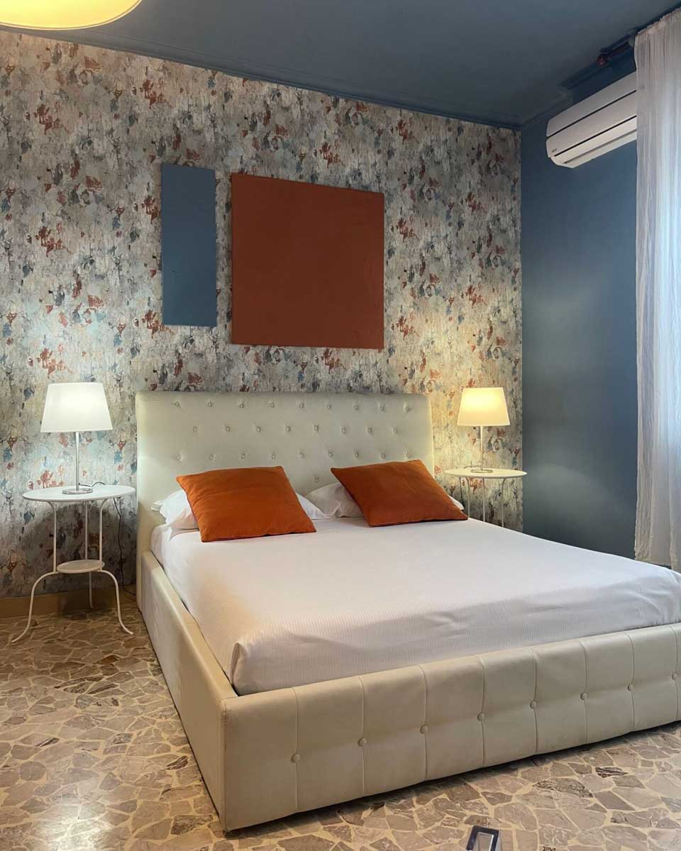 Central Suite Bed&Breakfast in Bologna Italy (2)