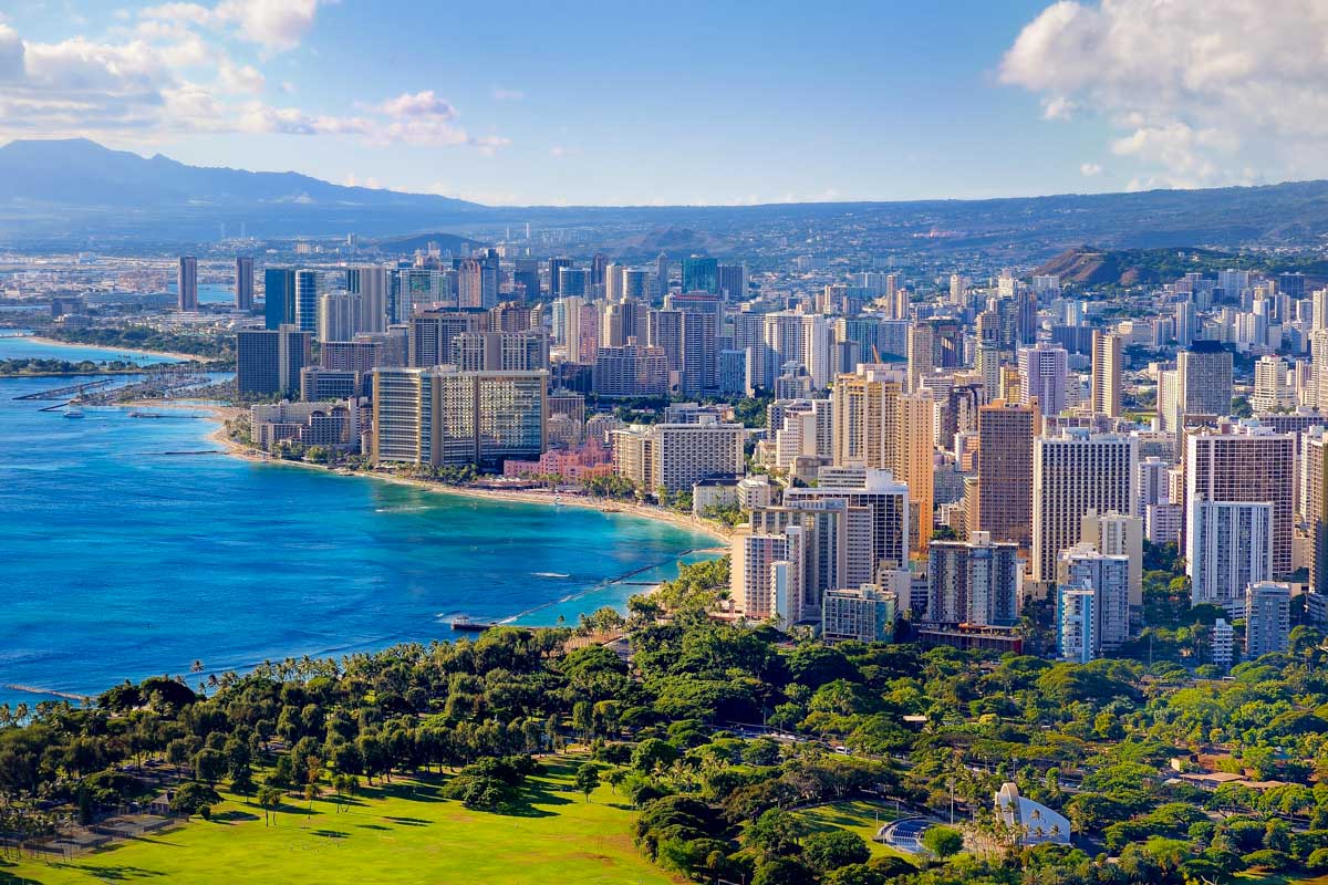 Honolulu-Oahu-seen-from-Diamond-Head-lookout-in-Hawaii Oahu
