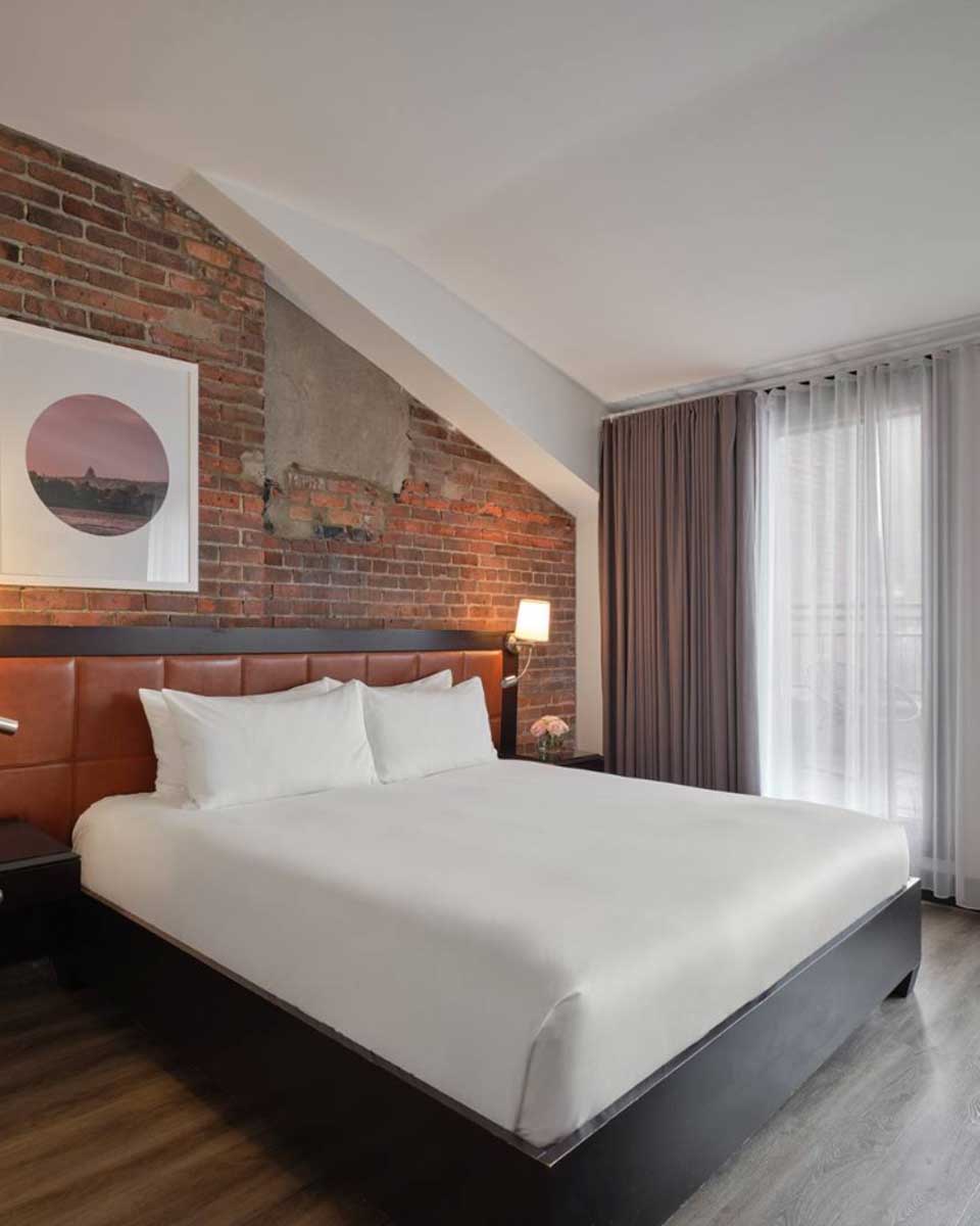 Hôtel Place d'Armes in Montreal Quebec 1