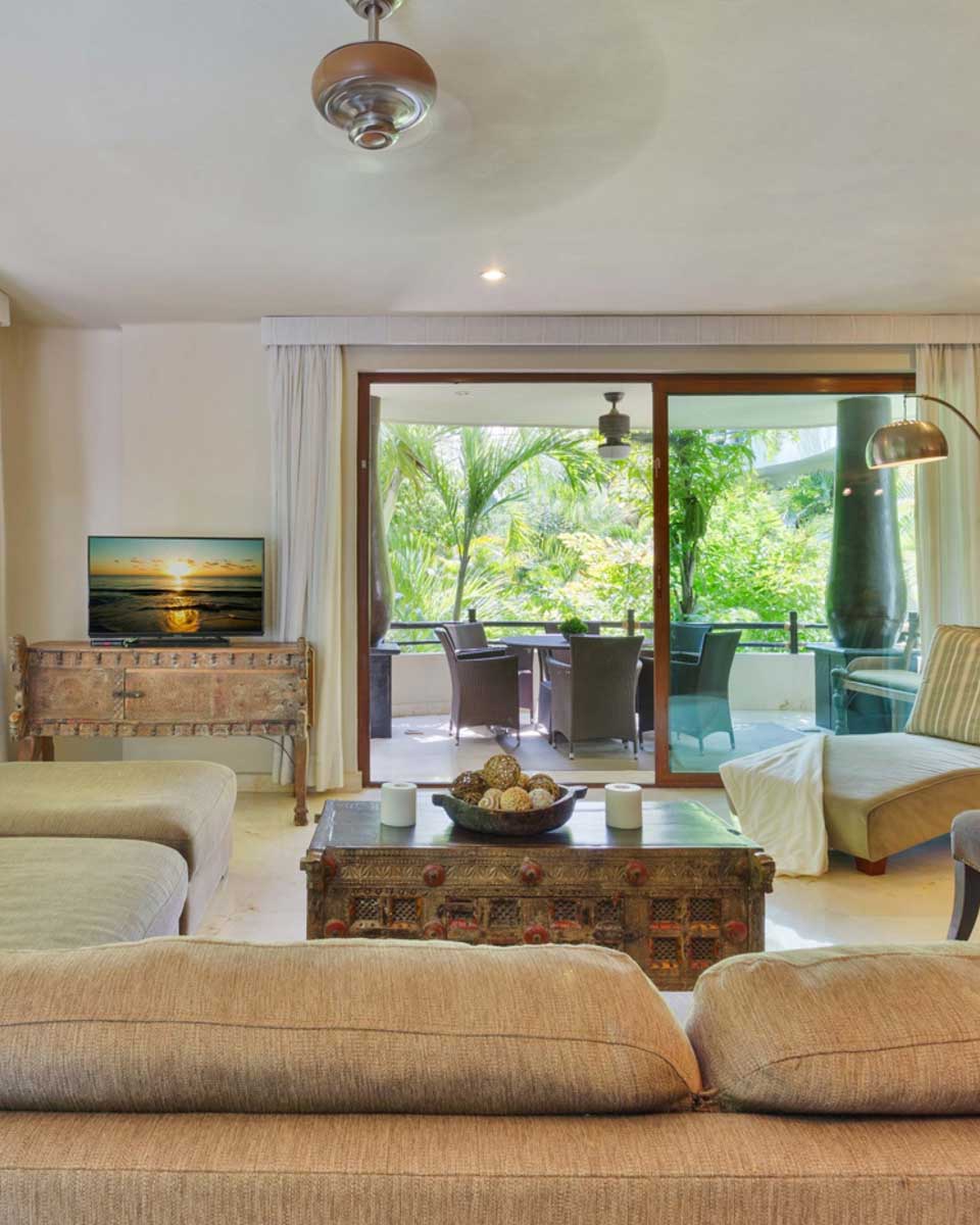 El Taj Oceanfront & Beachside Condo Hotel in Playa del Carmen Mexico