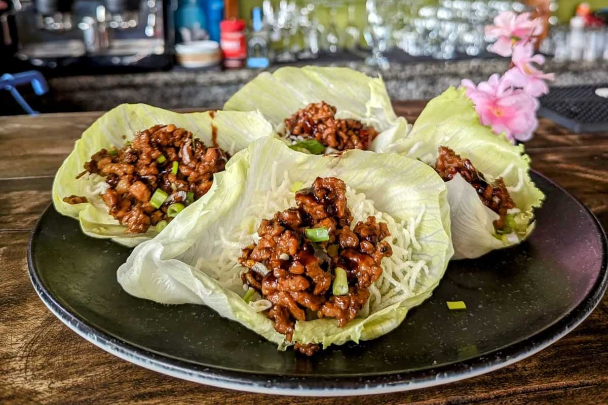 lettuce wraps served at Chinois Restaurante in dominican republic