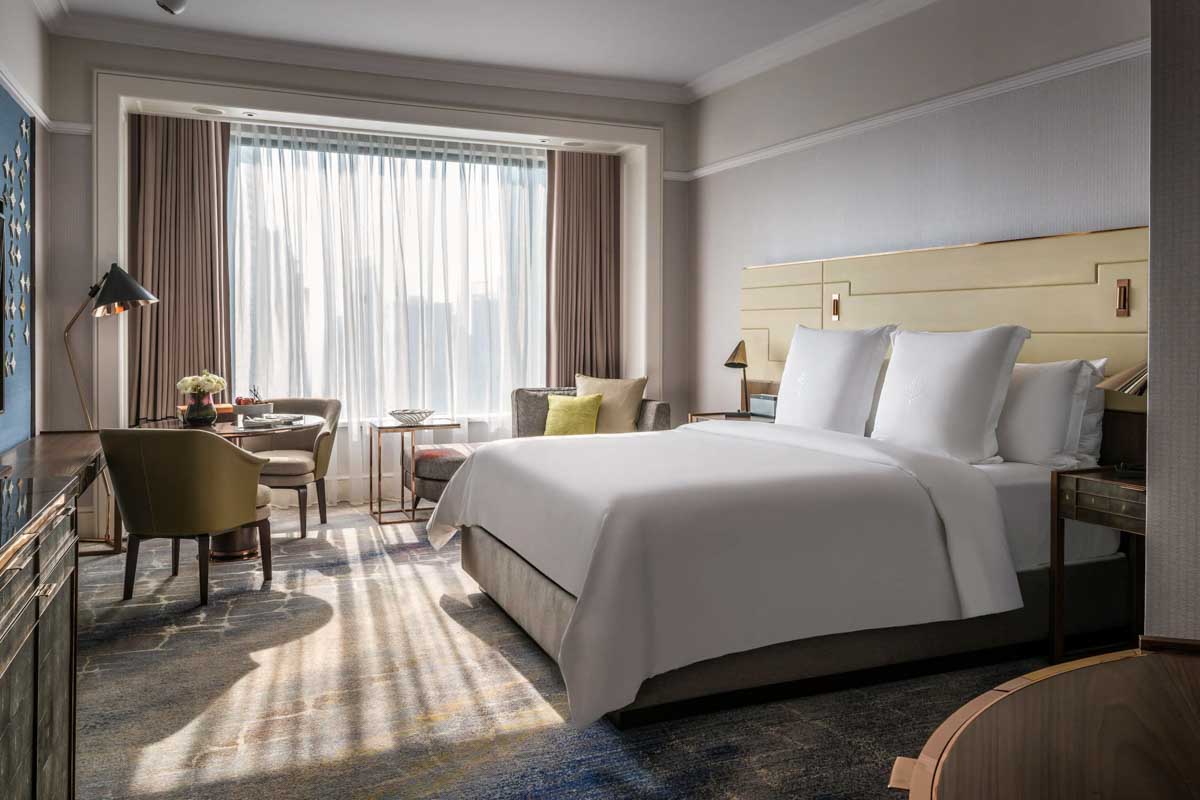 Four Seasons Hotel Singapore in Singapore