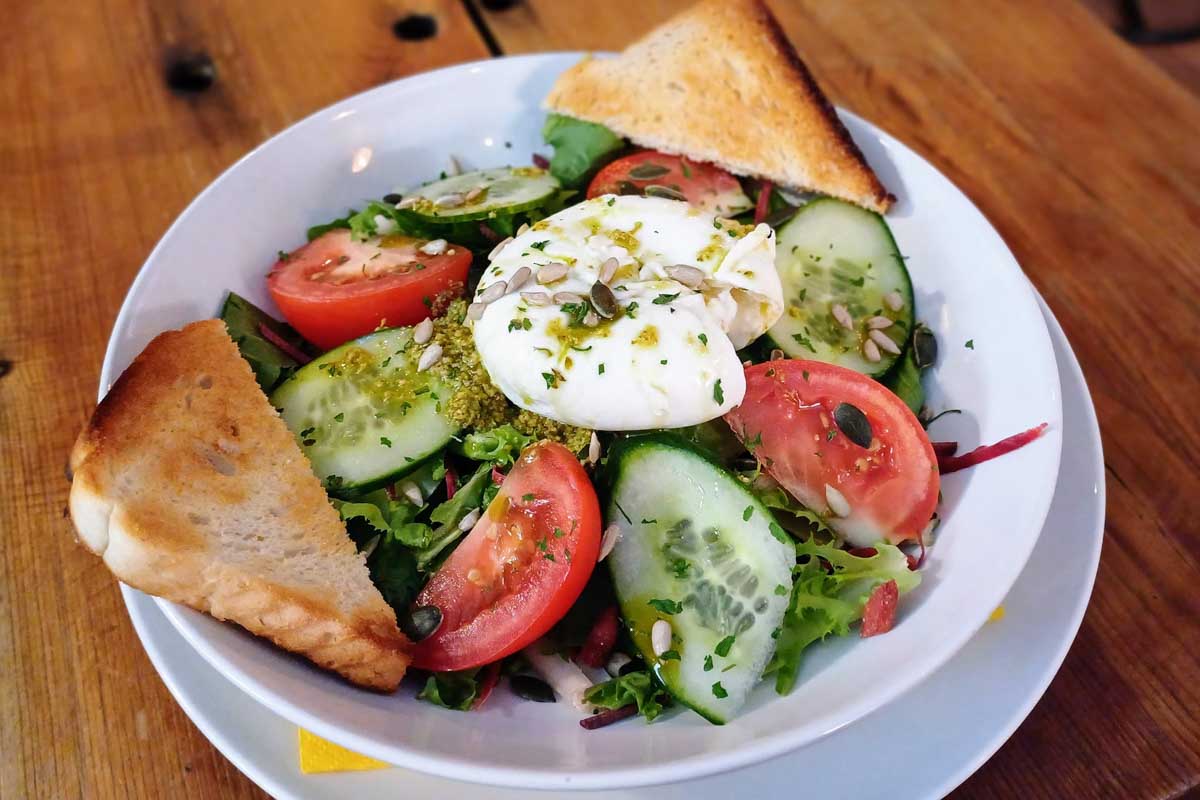 Hunyadi Lakásbisztró és Kézműves söröző in Budapest Hungary