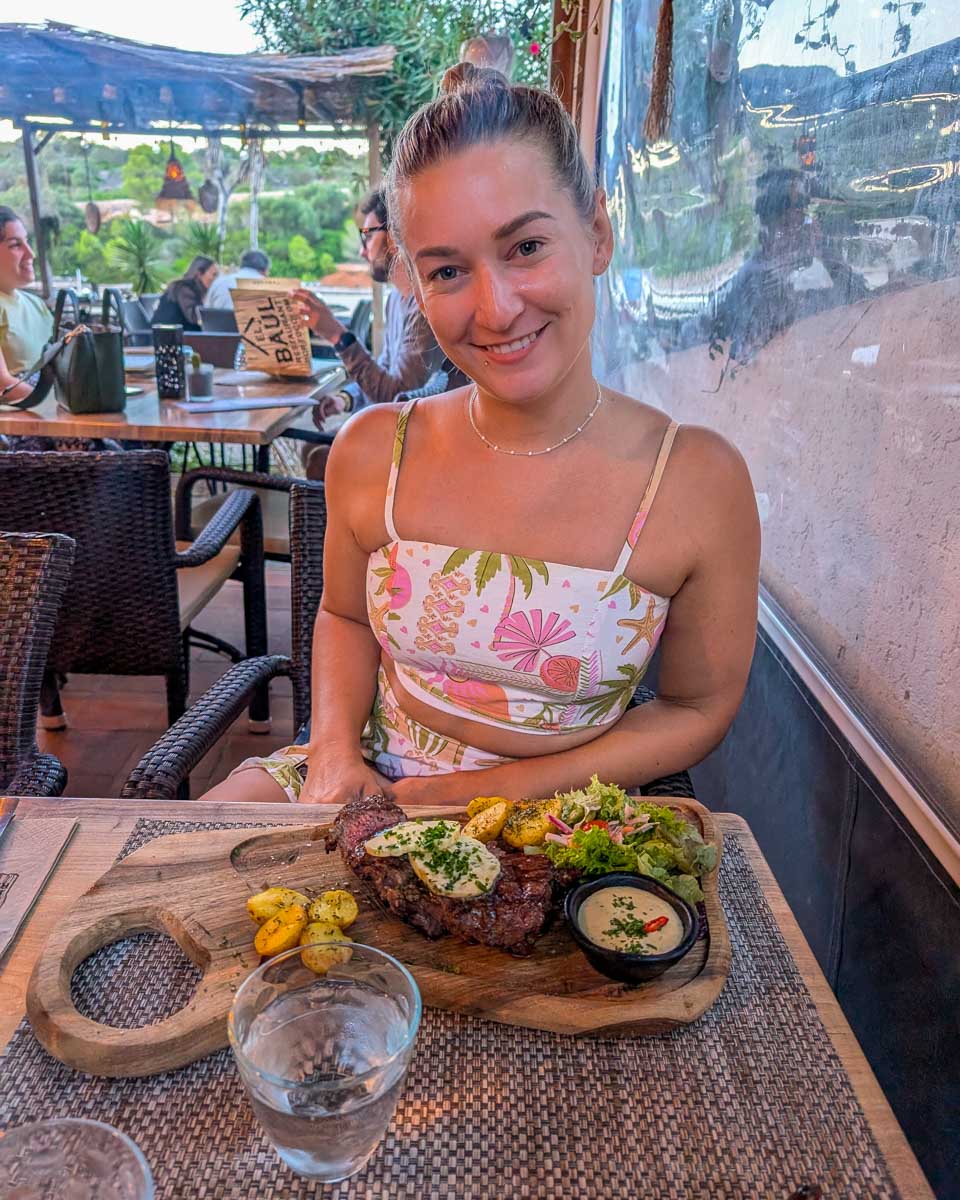 Bailey enjoys lunch after a river cruise in Brisbane