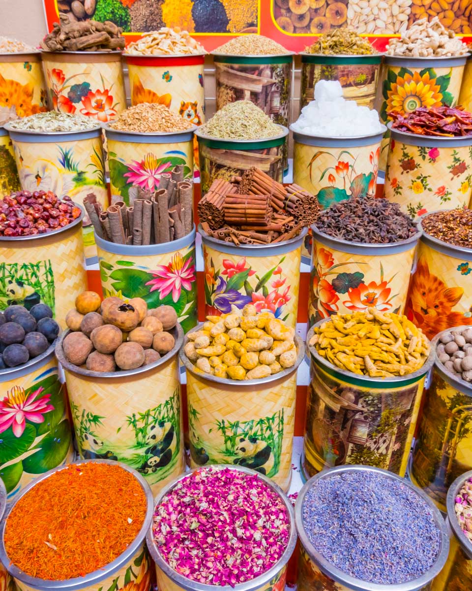 Colorful-good-for-sale-in-the-souks-of-Luxor