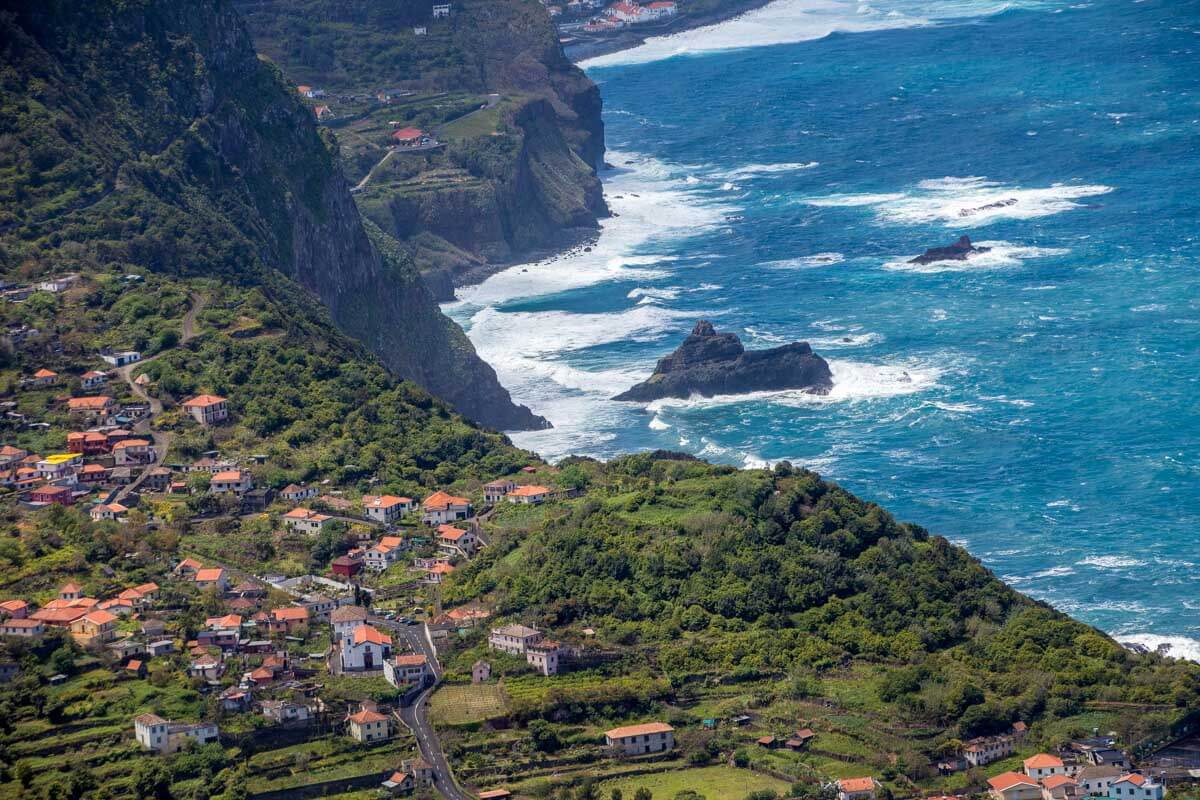Arco De So Jorge on north coast Madeira seen from Miradouro Beira da Quinta, Madeira, Portugal