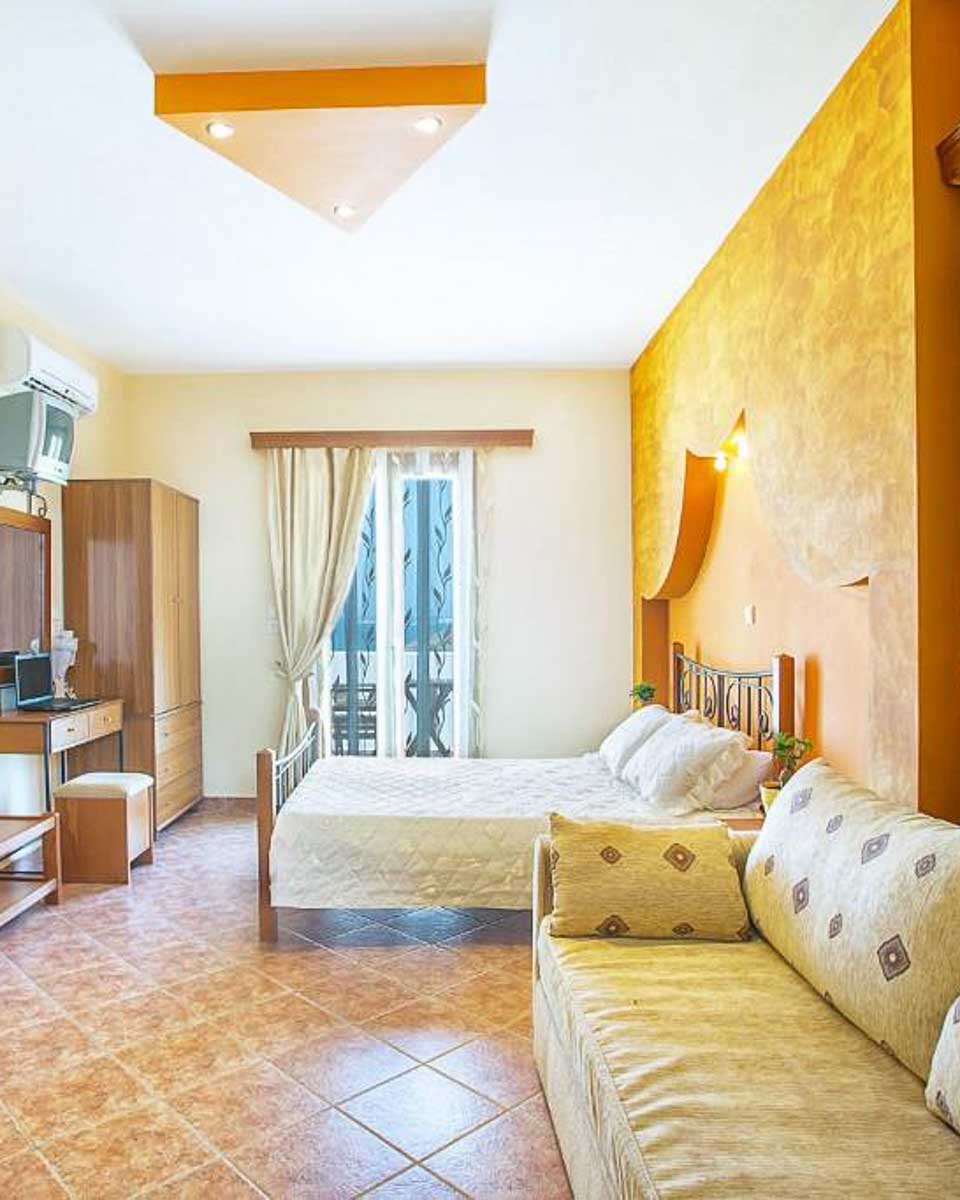 Golden Sun Hotel in Naxos Greece