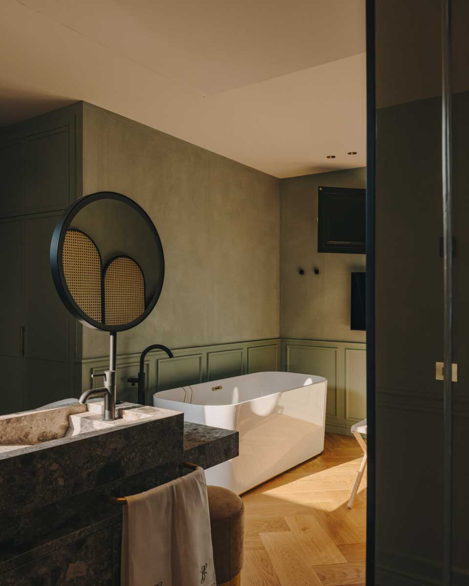 Hotel Palau Fugit in Costa Brava Spain (1)