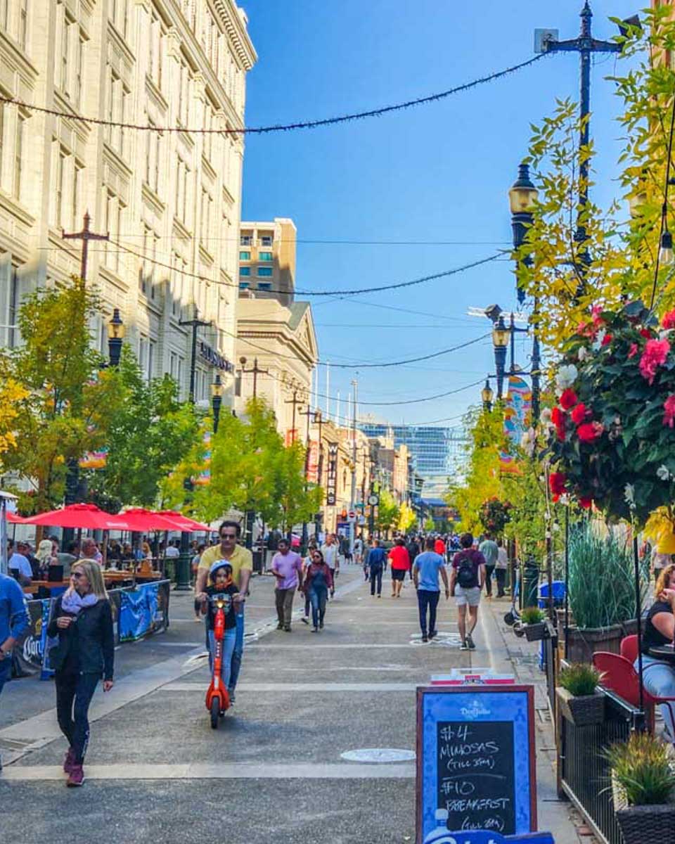 Stephen-Avenue-in-Calgary 1