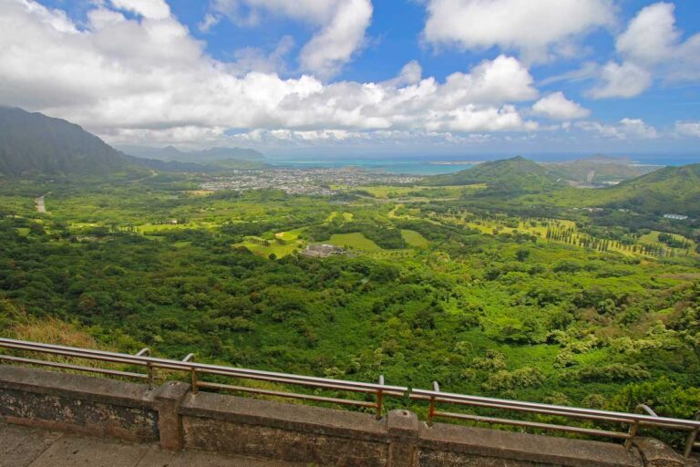 The view at the Nu’uanu Pali Lookout on Oahu Hawaii