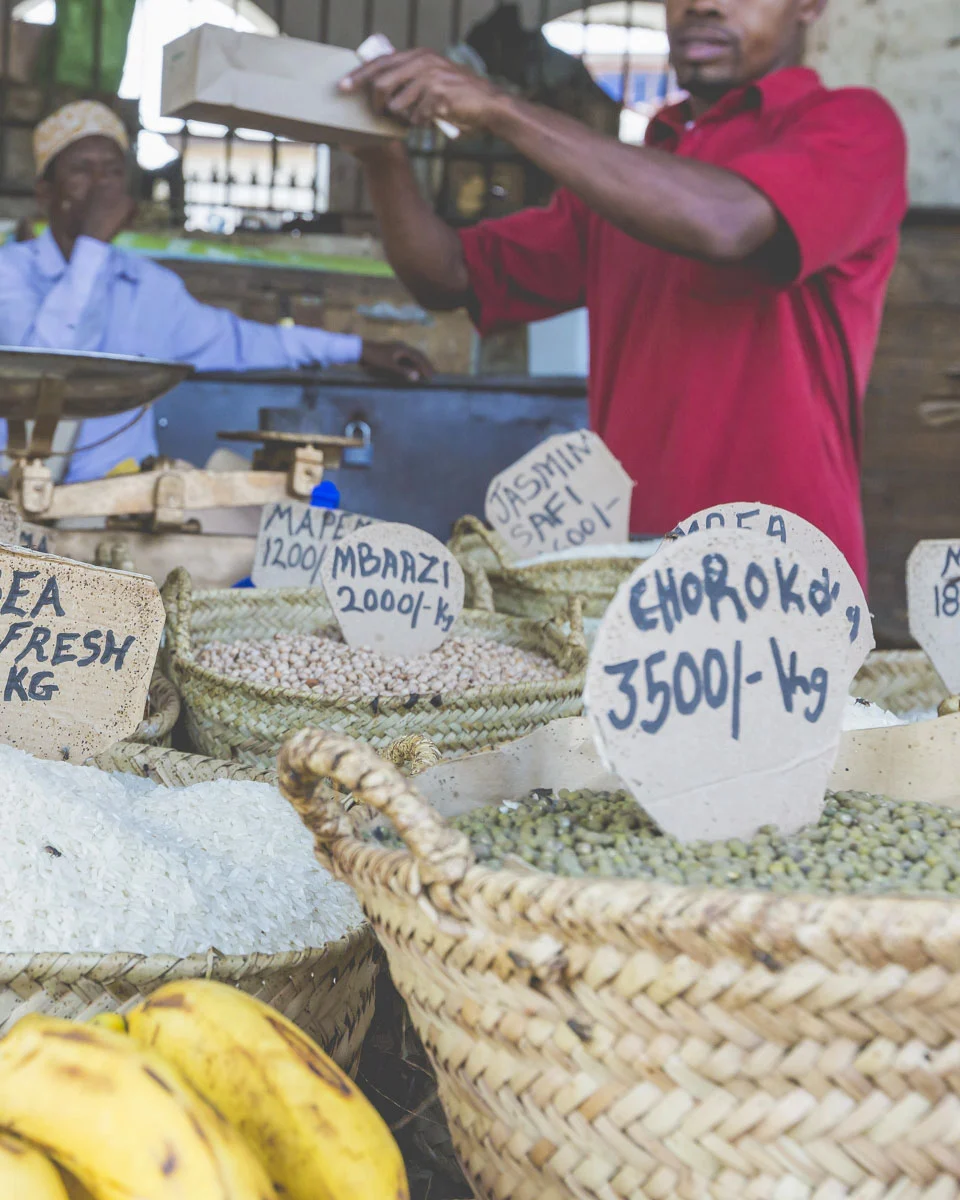 At-a-local-market-during-a-cooking-tour-in-Zanzibar-Tanzania
