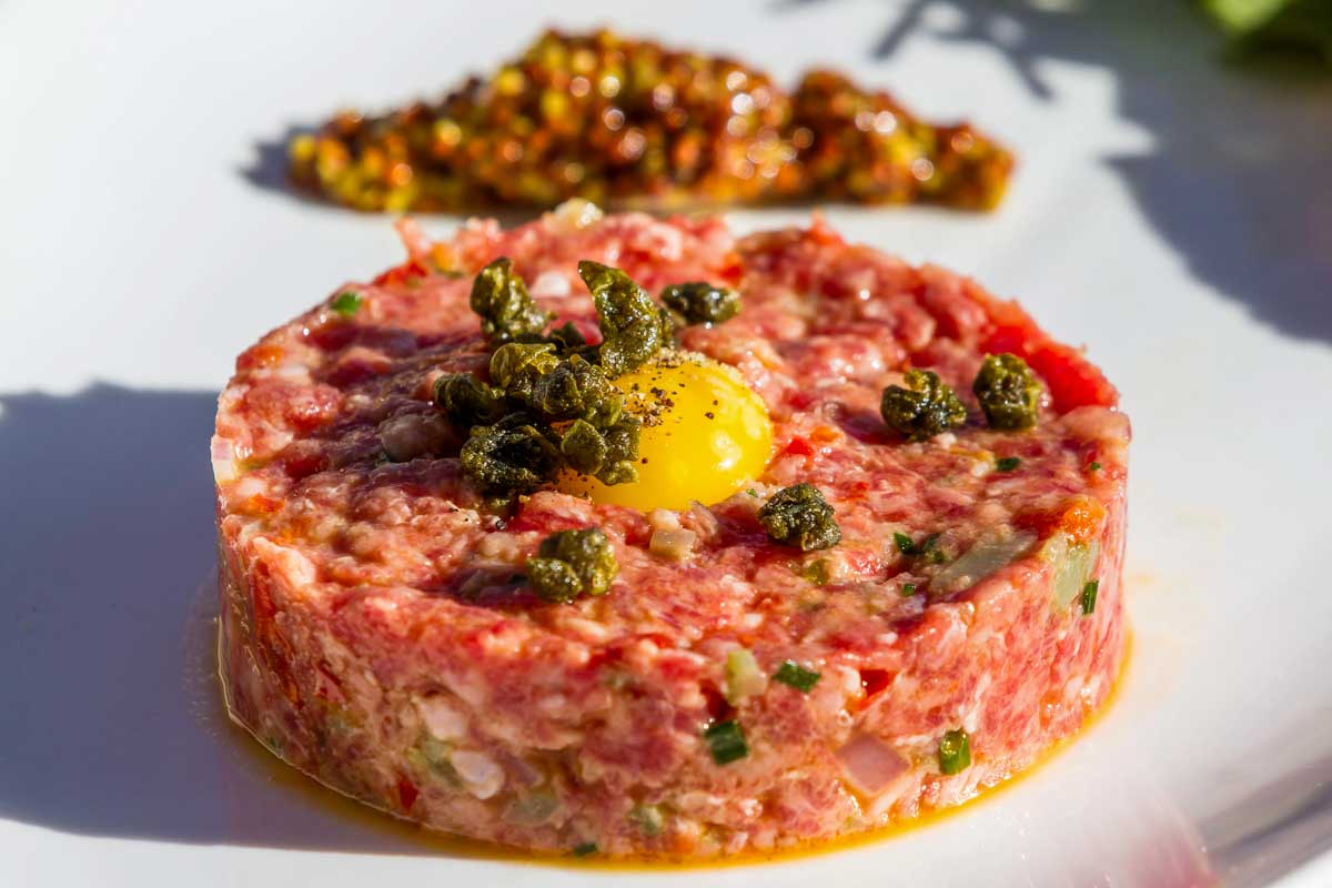Beef-tartare-in-Bermuda