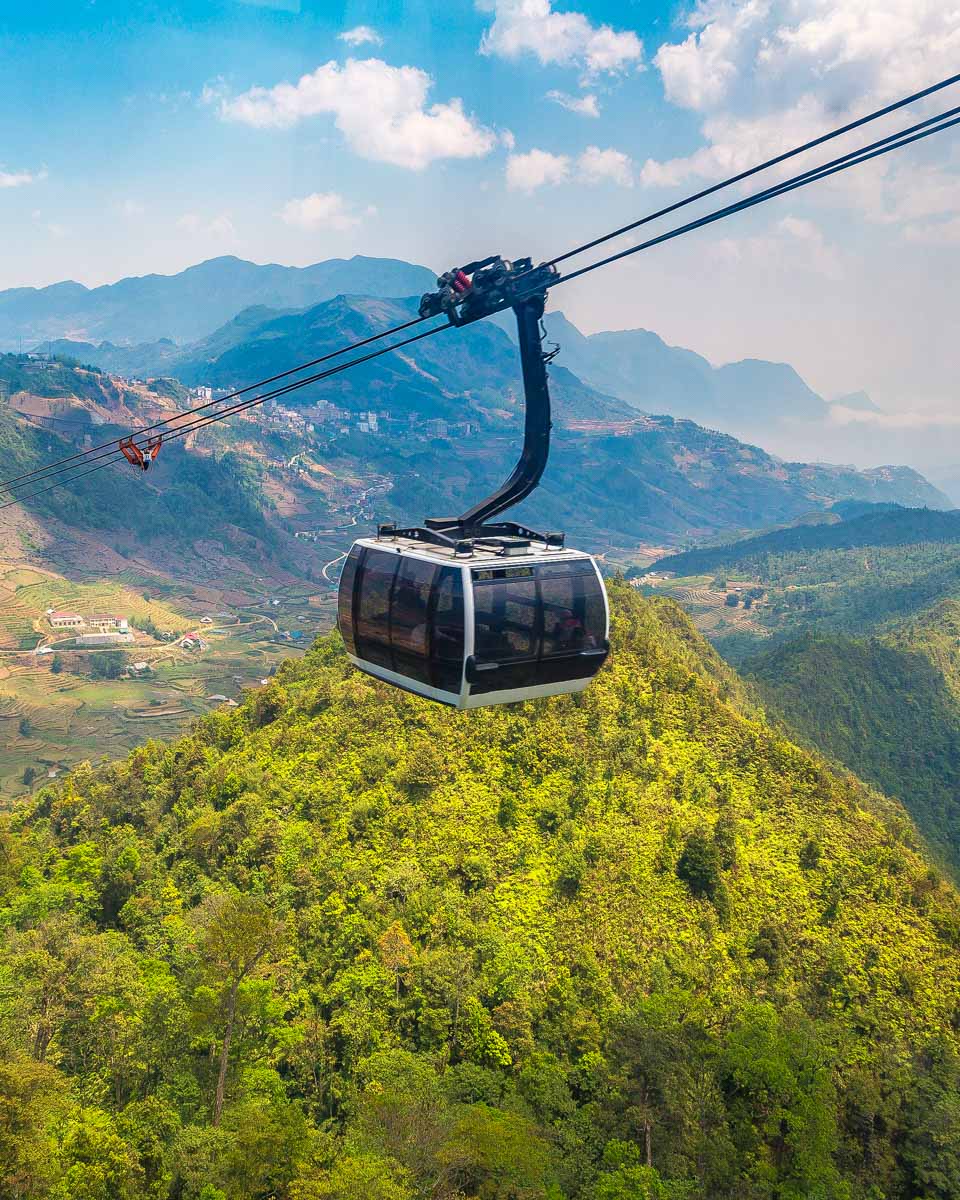 Fansipan Cable Car in Sapa Vietnam (1)
